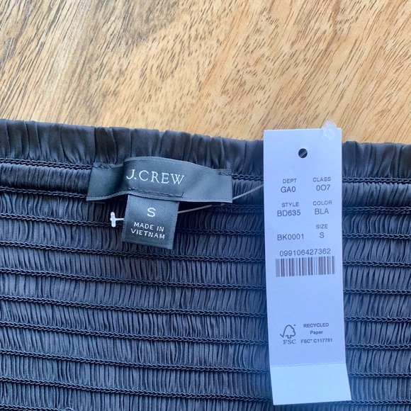 NWT J. Crew black squareneck smocked featherweight satin cropped top size S - Picture 4 of 7